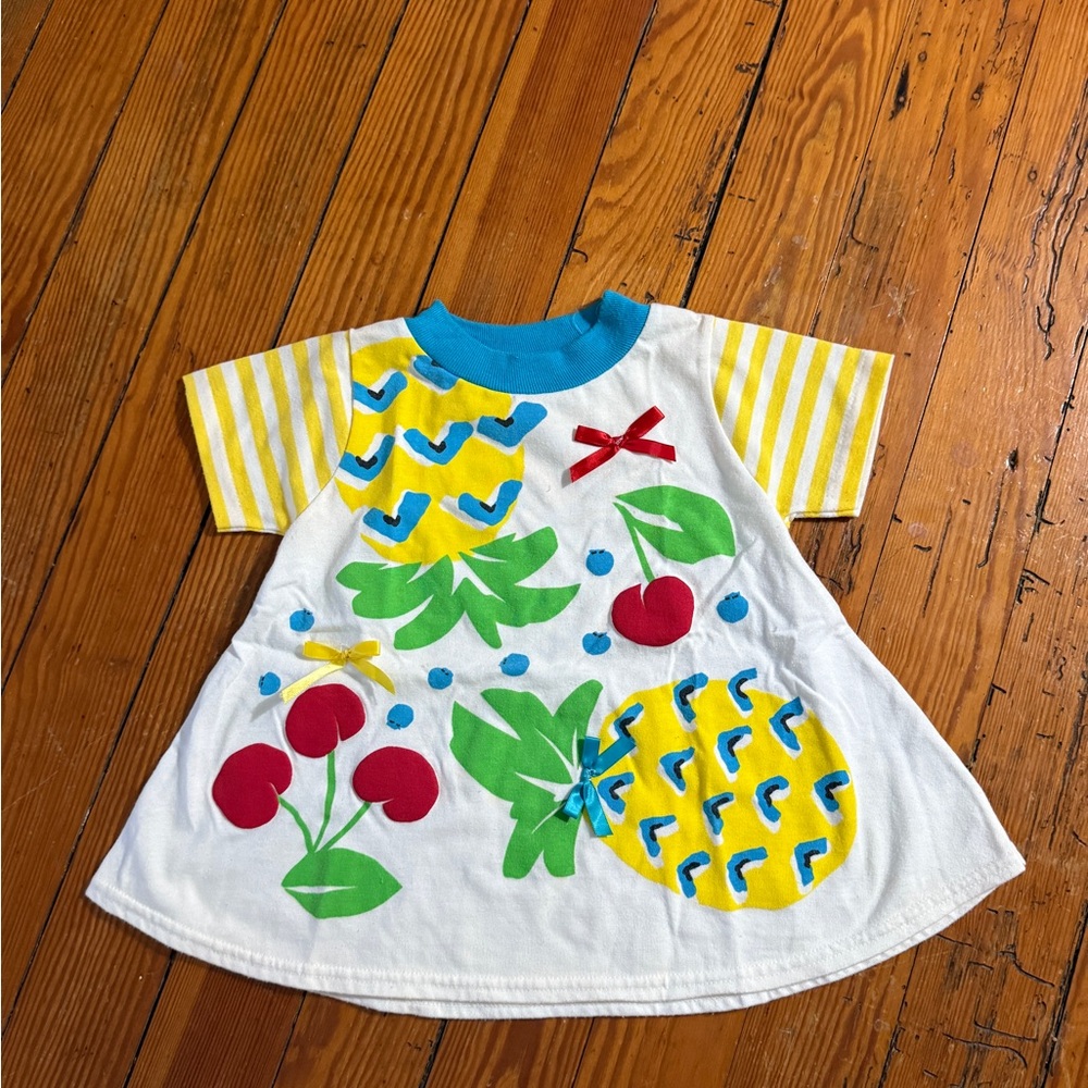 Vintage 90s Girls Fruit Graphic Tee size 5T